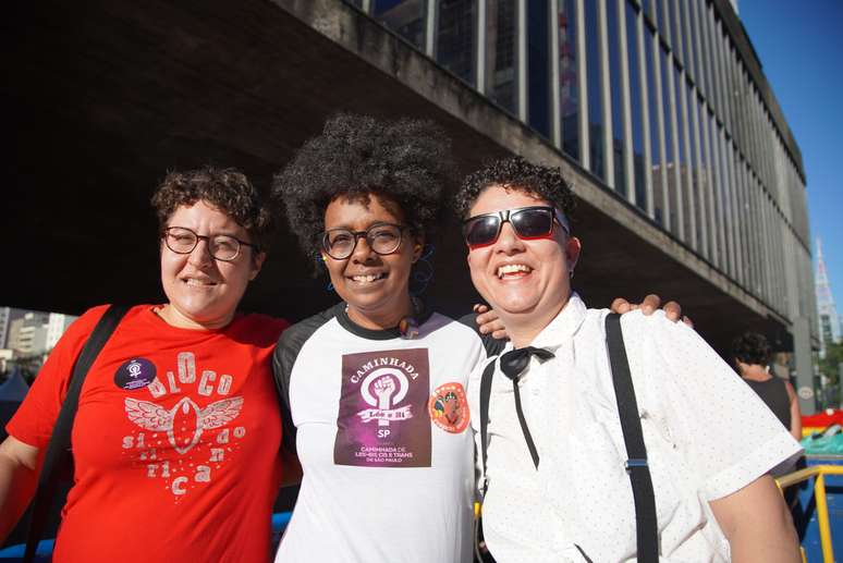 Milena Muralha, Mara Lúcia e Cíntia Abreu são organizadoras da Caminhada de Mulheres Les-Bis Cis e Trans.