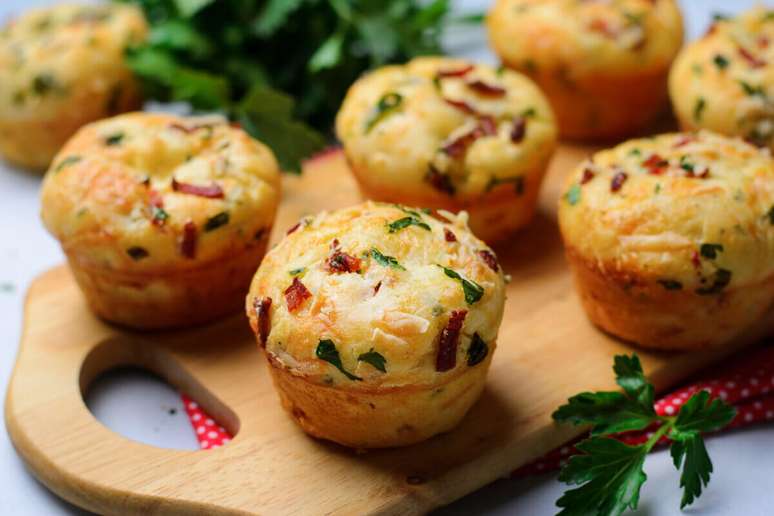 Muffin de queijo com bacon