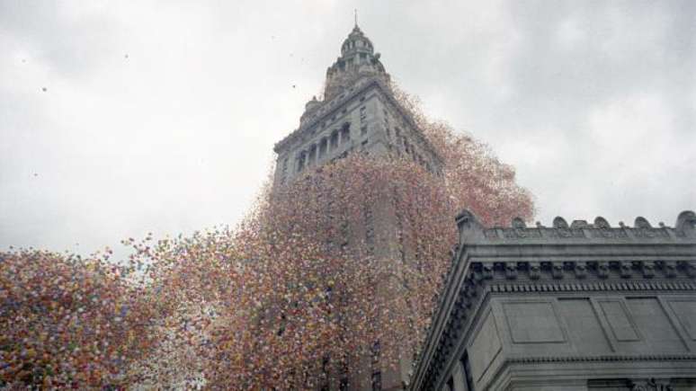 No evento Balloon '86, o lançamento de 1,5 milhão de balões teve efeitos desastrosos