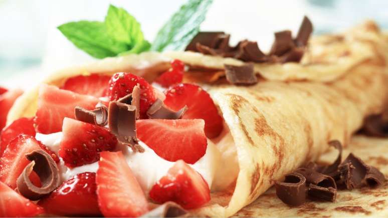 Panqueca de morango e leite condensado