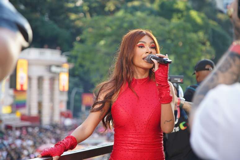 Pocah performs at the Parada without sleeping and proves: ‘But I have fun anyway’