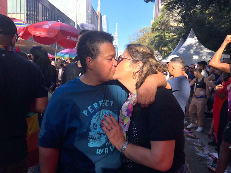 Relacionamento de casal se iniciou quando elas viviam em situação de rua