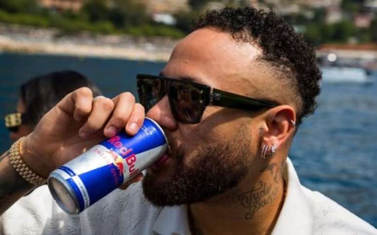 The 12-year-old “summons” Neymar on Instagram and gets a response
