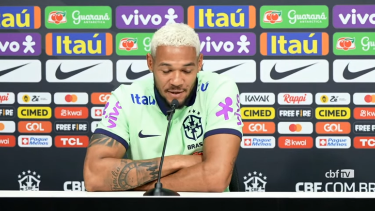 Joelinton durante a coletiva de imprensa em Barcelona –