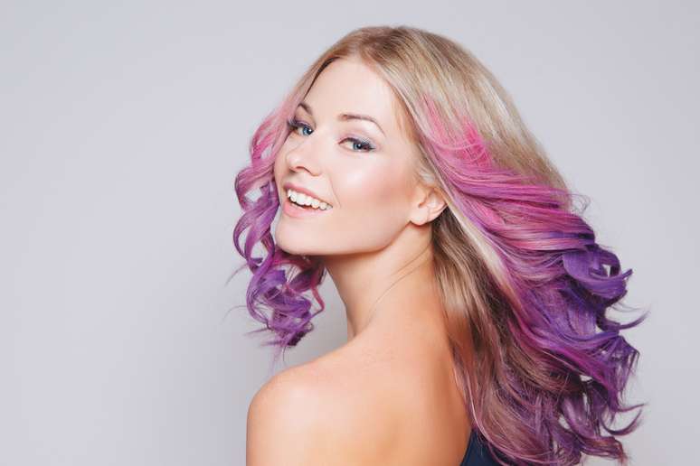 Cabelo estilo tie dye 
