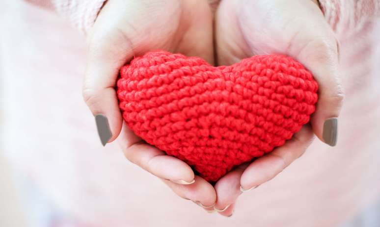 Dia dos Namorados: entenda porque amar faz bem para o coração -