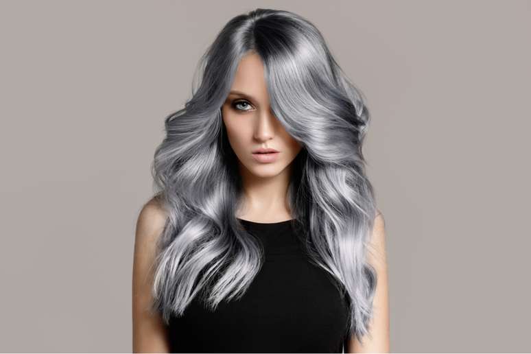 Cabelo moody blue hue 