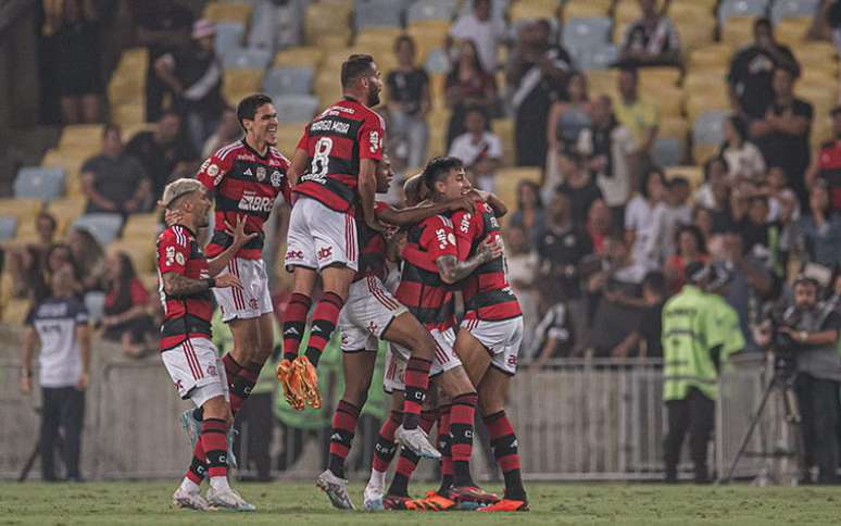 Jornalistas se rendem ao estilo de jogo do Flamengo: Tem o melhor