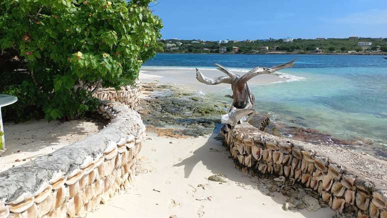 Um dos muitos recantos de Scilly Cay