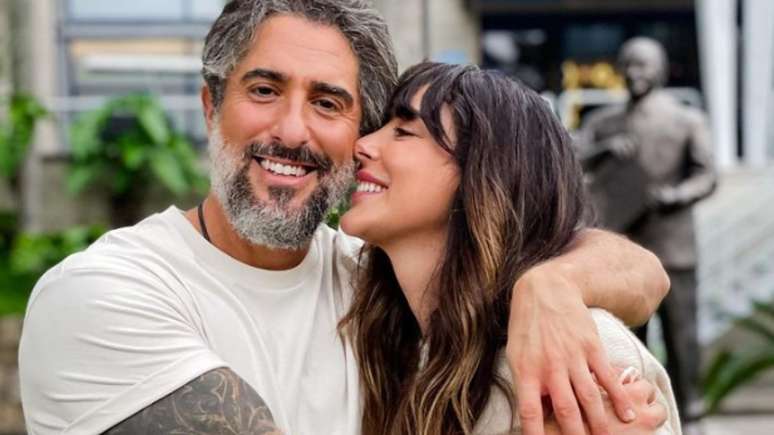 Marcos Mion exhibits rare photos with his wife