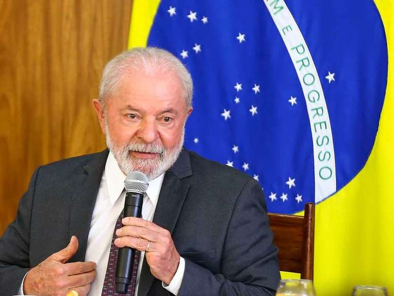 Lula convocou os 37 ministros para encontro nesta quinta-feira, 15