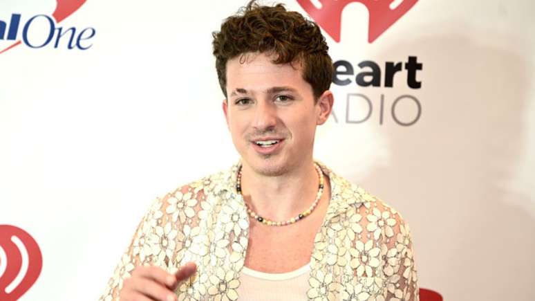 Charlie Puth revela que compôs música enquanto transava: “Compus essa no meio do ato"