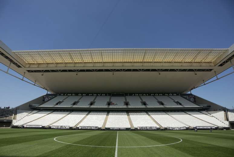 Corinthians é punido por cantos homofóbicos e vai jogar sem torcida