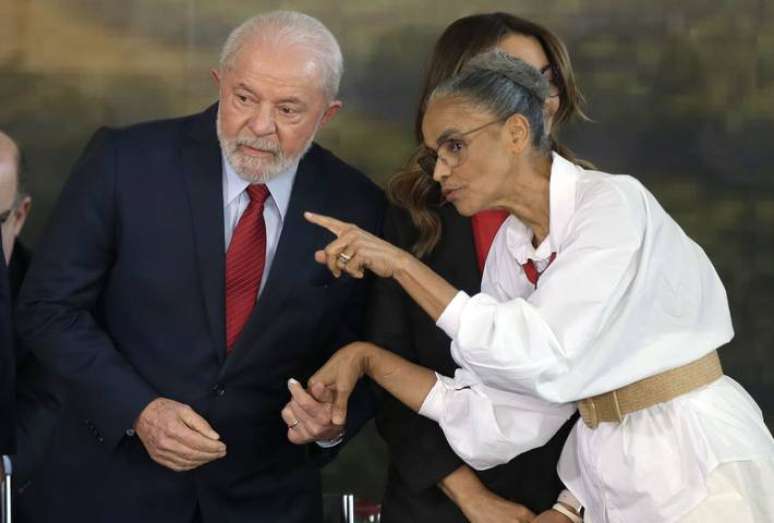 Presidente Lula durante cerimônia do Dia Mundial do Meio Ambiente ao lado da ministra do Meio Ambiente, Marina Silva.