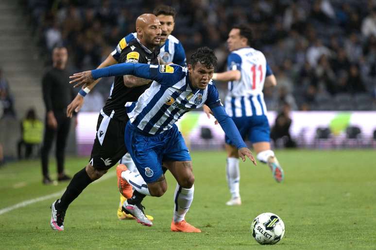 Gabriel Verón pode ter seu contrato rescindido com o Porto.