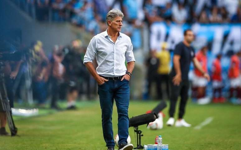 Renato Gaúcho e elenco do time principal se reapresentam no Grêmio