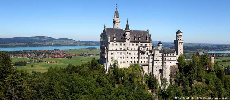 O castelo de Neuschwanstein é uma das atrações turísticas mais famosas da Alemanha