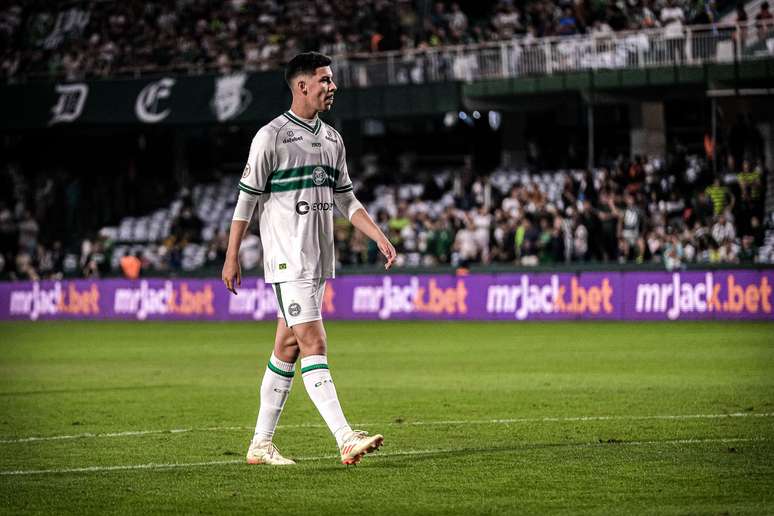 Jean, Kuscevic, Bruno Viana, Thiago e Henrique, Zago tem dor de cabeça