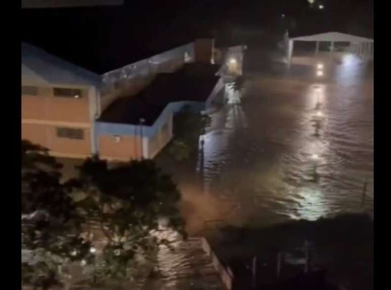 Com ruas e casas inundadas, Porto Alegre e Região Metropolitana estão em  alerta diante de mais chuva e nova formação de ciclone