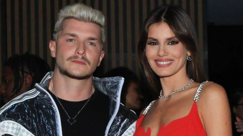 Camila Queiroz reveals about Klebber Toledo and confuses fans