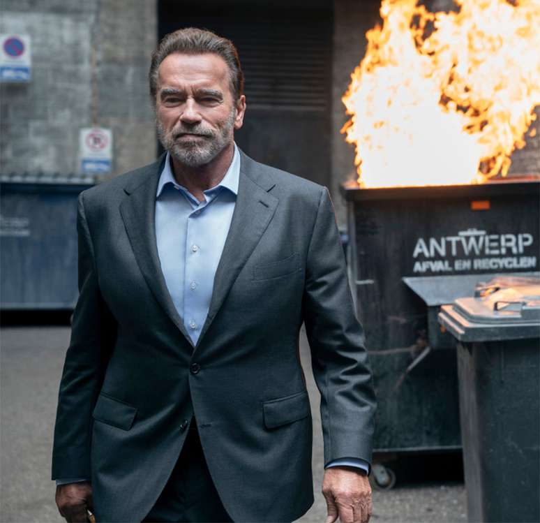 Tudum: Schwarzenegger stays 1 minute at the Netflix event and says nothing