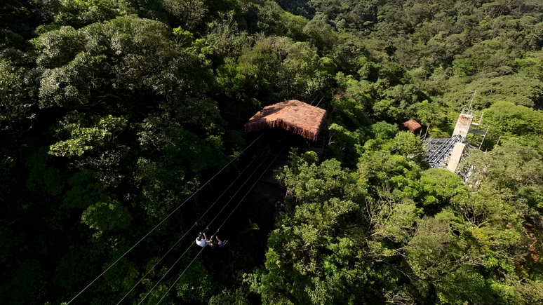 A Voo da Serra é a primeira tirolesa do estado de São Paulo dentro de uma área de conservação ambiental.