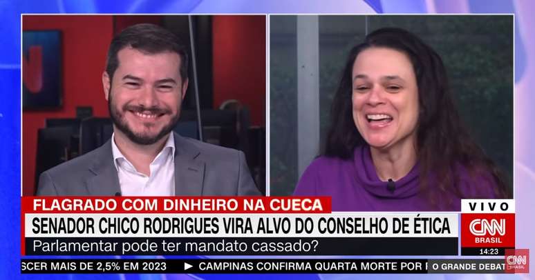 Janaína Paschoal caiu na gargalhada e fez o colega de debate, Juliano Medeiros, rir também