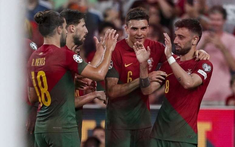 Bruno Fernandes brilha, Portugal vence Bósnia e segue 100% nas Eliminatórias da Euro