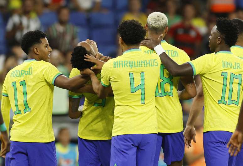 Casemiro destaca luta contra racismo e afirma: 'Copa do Mundo já começou'