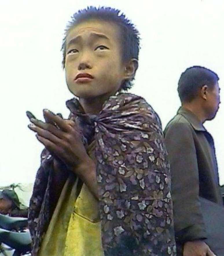 Uma foto de uma criança faminta nos anos 1990 na Coreia do Norte