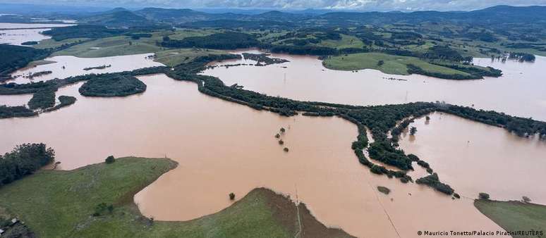 Inundação provocada por passagem de ciclone em Canaá, no Rio Grande do Sul