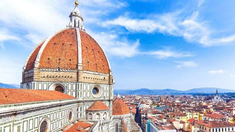 A imponente c&uacute;pula da catedral de Floren&ccedil;a &eacute; obra de Filipo Brunellechi, um estudioso de cl&aacute;ssicos como Vitr&uacute;vio