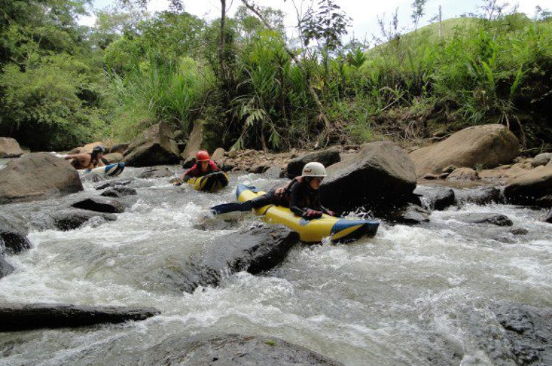 Aquaride no Rio do Peixe, que tem corredeiras ideais para a pr&aacute;tica do esporte