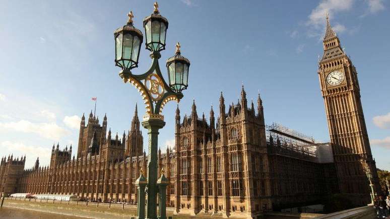 A Lei de Segurança Online está sendo analisada pelo Parlamento Britânico