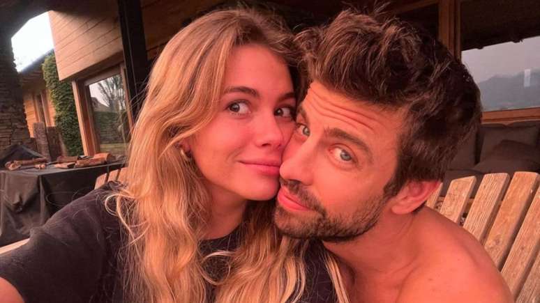 Gerard Piqué e Clara Chía vão anunciar casamento em breve, diz TV espanhola