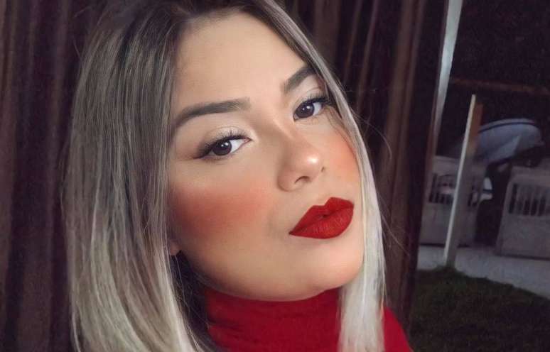 Danielle Rizzuti Soares foi arrastada após ficar presa embaixo do carro