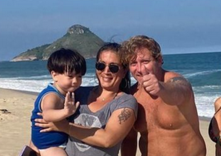 Serginho com Danielle Monteiro e o filho dos dois