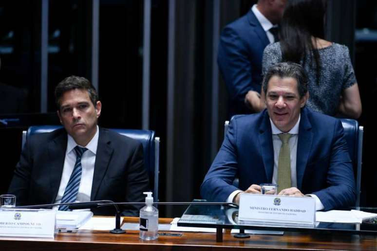 Haddad e Campos Neto almoçam juntos mas só divulgam encontro depois