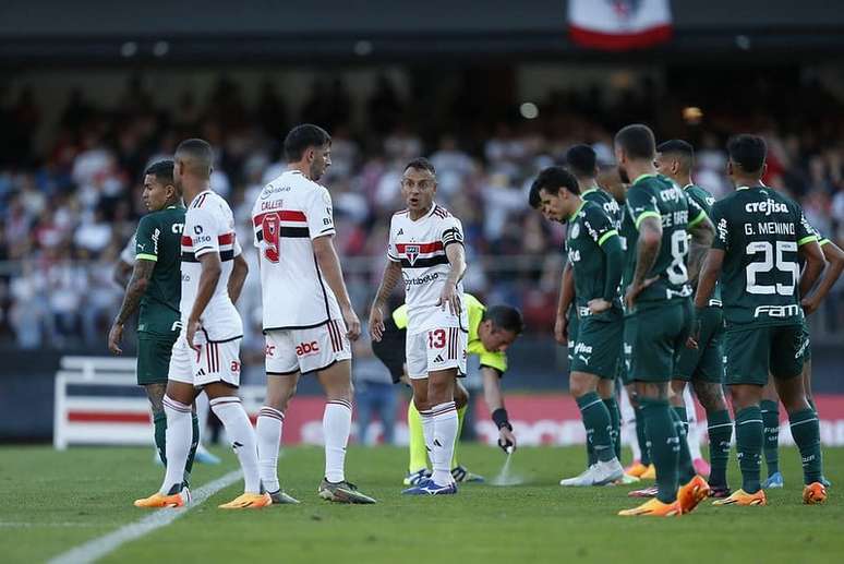 Qual a melhor forma para o futebol feminino ganhar audiência