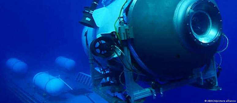 O submarino Titan, que pesa 10 toneladas e pode transportar cinco pessoas