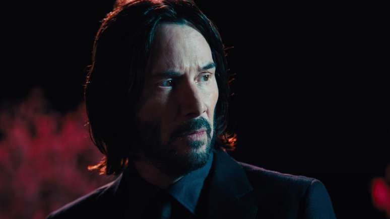 John Wick 4': Keanu Reeves é flagrado se DIVERTINDO na neve nos