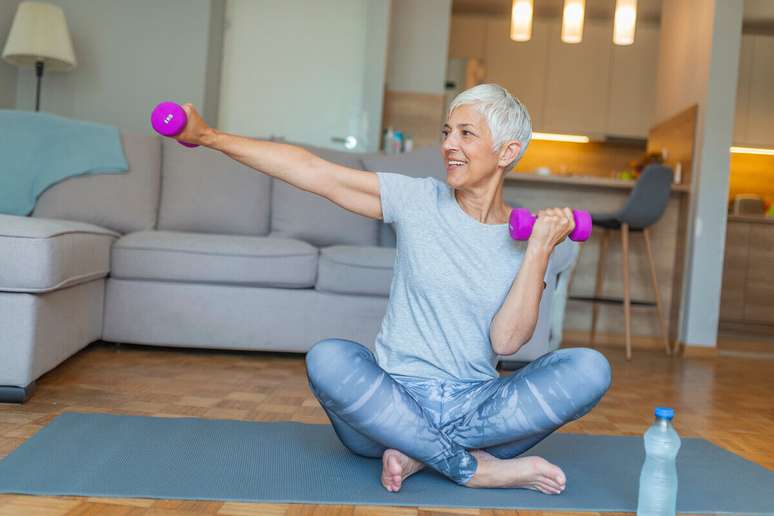 Praticar atividade f&iacute;sica mant&eacute;m a qualidade de vida das mulheres durante a menopausa 
