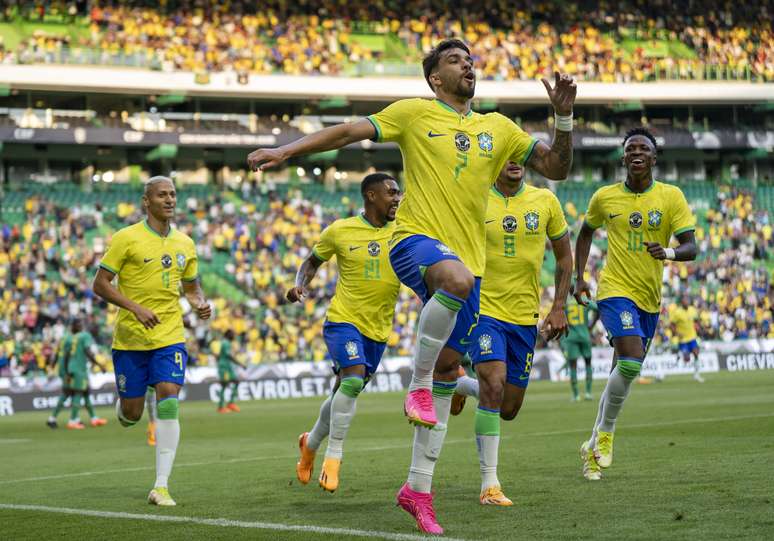 Brasil toma virada de Senegal e perde último jogo antes de iniciar