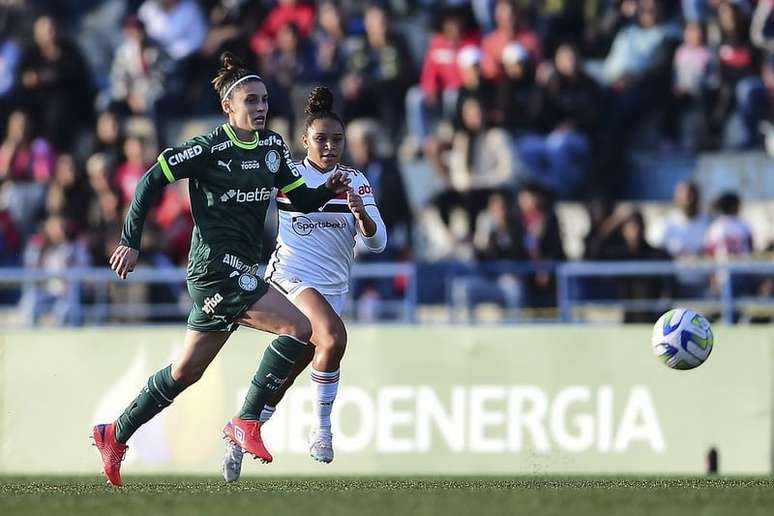 Qual a melhor forma para o futebol feminino ganhar audiência