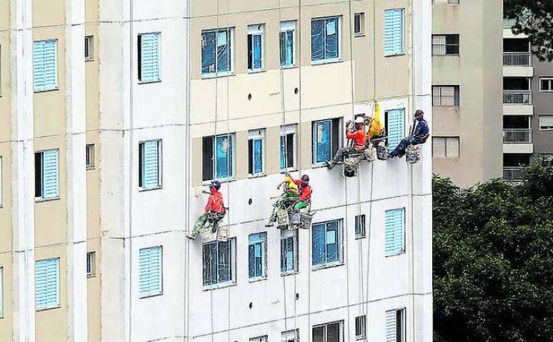 Obras de um Conjunto Habitacional da Construtora MRV, em 2018; empresa lançou 4,2 mil unidades residenciais em SP em 2022.