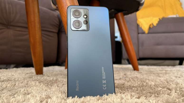 Test launching UNDAWN on 7 different smartphones