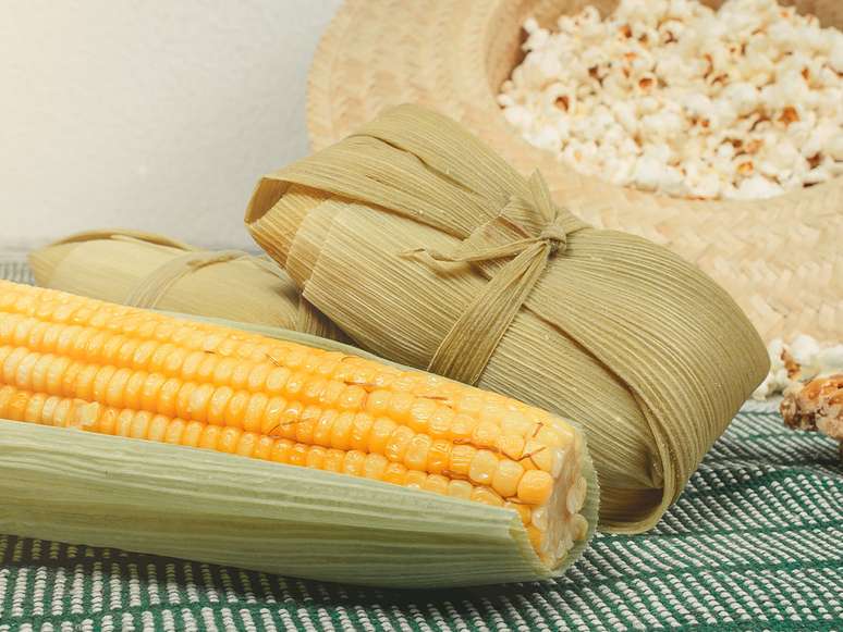 98. Espigas de milho são simples e dão um charme à decoração de festa junina – Foto: Shutterstock