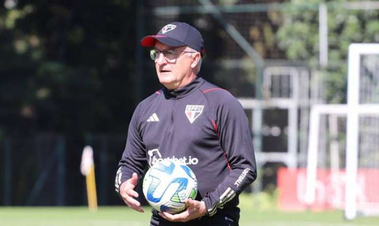 Dorival Júnior espera que time retome resultados apresentados no início de sua passagem.