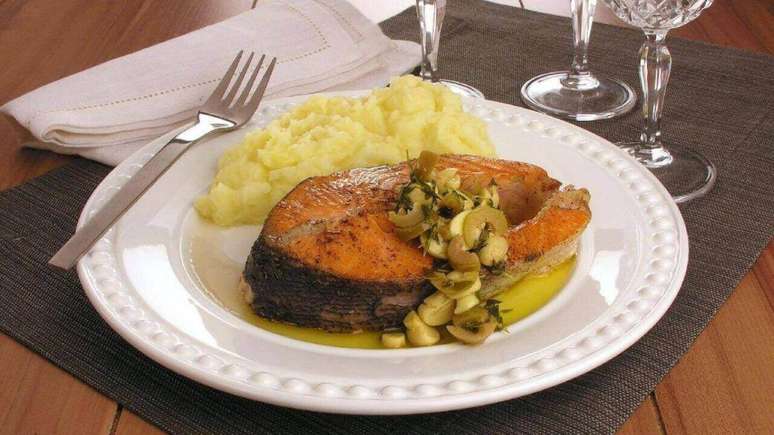Salmon with mushroom sauce