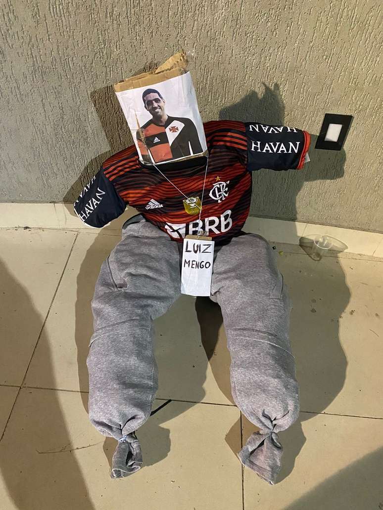 Detalhe do boneco estilizado com a foto do CEO da SAF &ndash; Reprodu&ccedil;&atilde;o Twitter @Giuberti10Mr